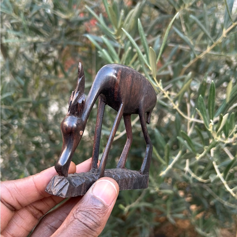VTG Hand Carved Antelope feeding Sculpture 🇧🇯 Sz 3.5”x3”